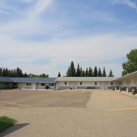Lamplighter Inn Three Hills Екстериор снимка