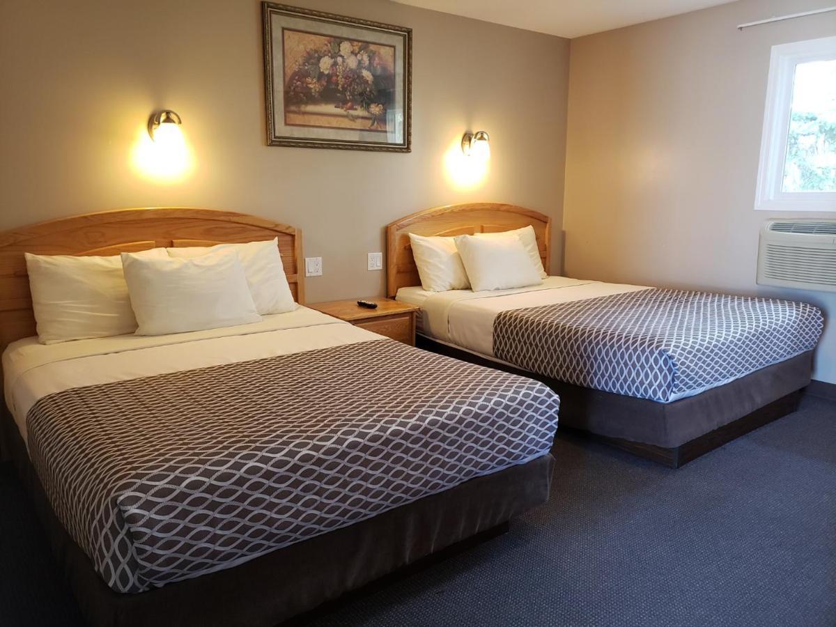 Lamplighter Inn Three Hills Екстериор снимка